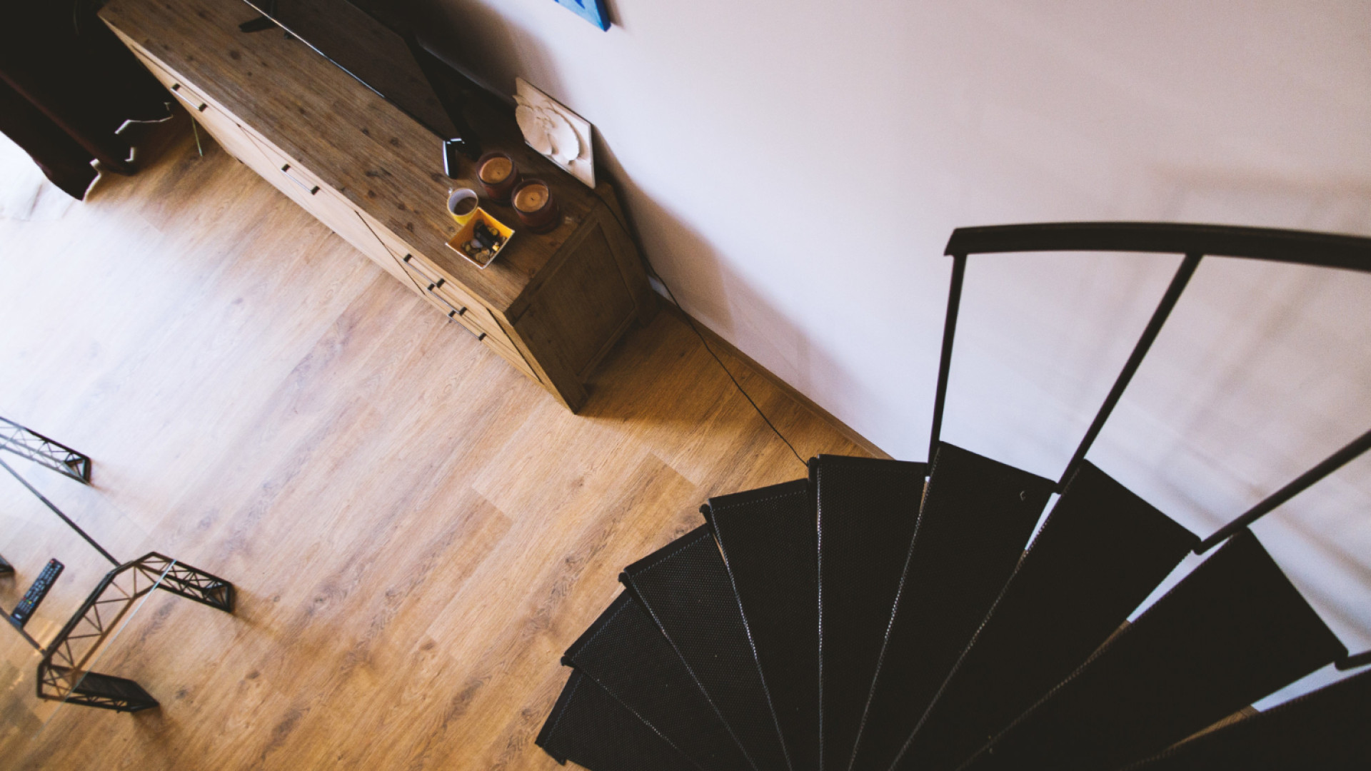 Escalier en acier sur mesure : un aménagement élégant et fonctionnel !